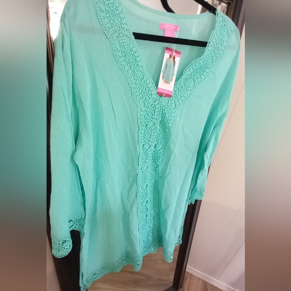 NWT Isaac Mizrahi Coverup